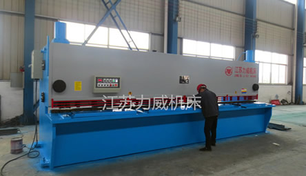 QC11Y/K普通、數(shù)控液壓閘式剪板機